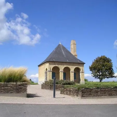 Au Coeur Des Remparts, Du Chateau* *