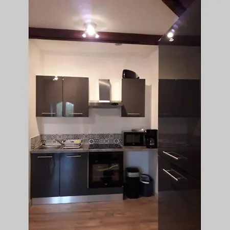 Au Coeur Des Remparts, Du Chateau* جرافيلين