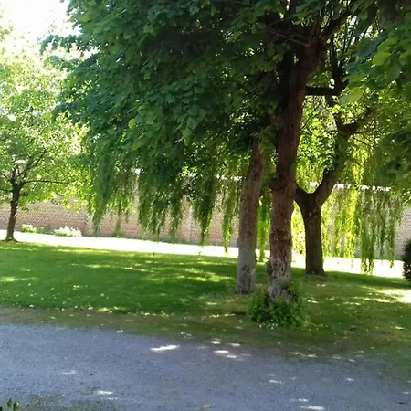 Au Coeur Des Remparts, Du Chateau* * جرافيلين